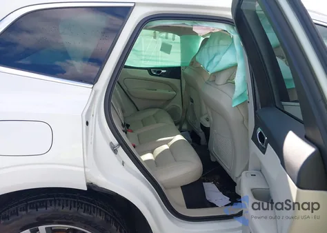 2021 Volvo Xc60 T6 Momentum z USA, uszkodzony, nr VIN YV4A22RK4M1698821